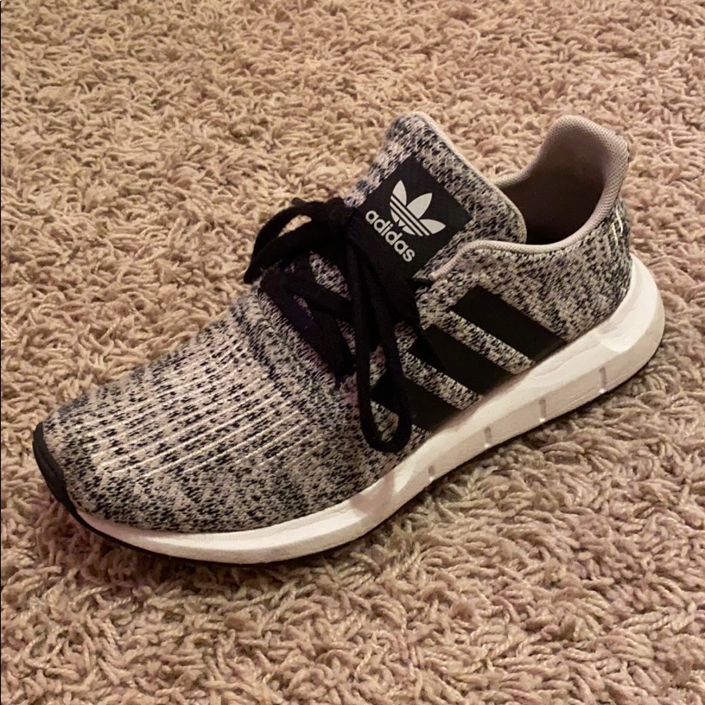 WOMENS GRAY ADIDAS W BLACK STRIPES! 😁
